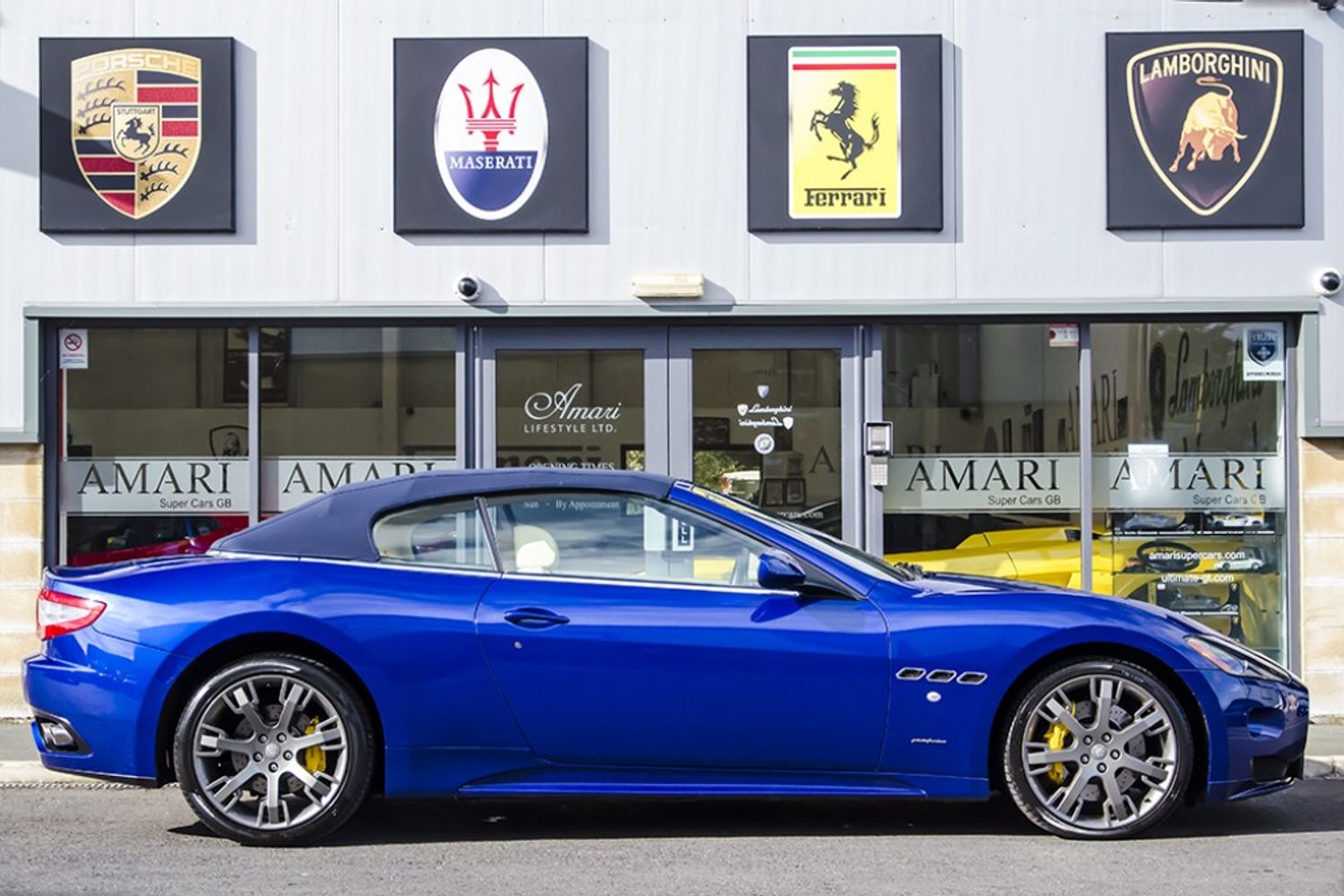 MASERATI GRANCABRIO CONVERTIBLE V8 Auto