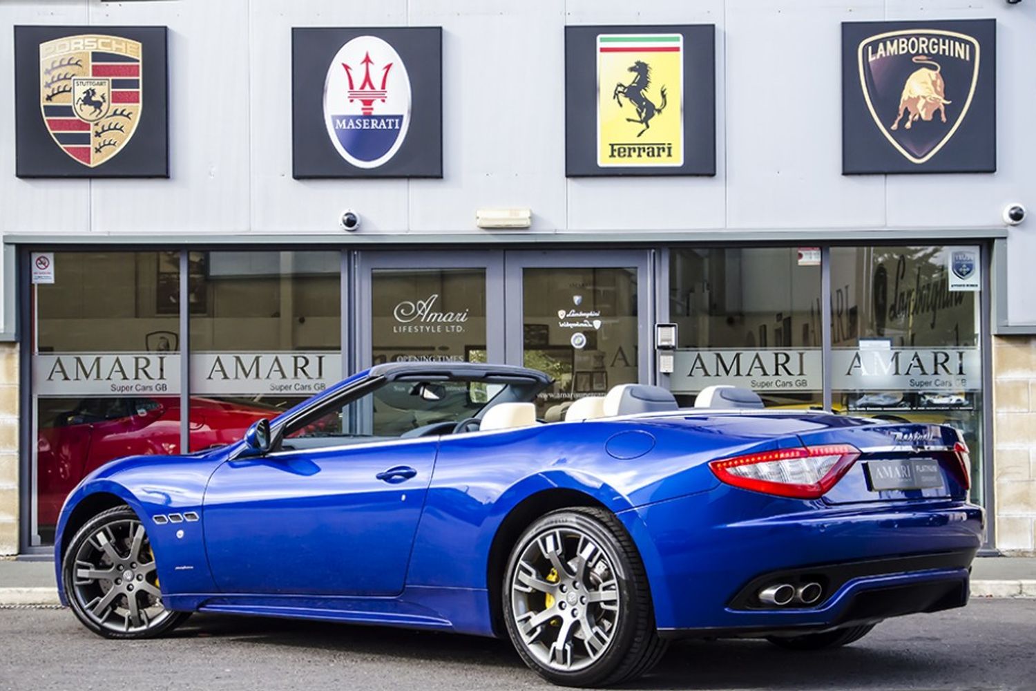 MASERATI GRANCABRIO CONVERTIBLE V8 Auto