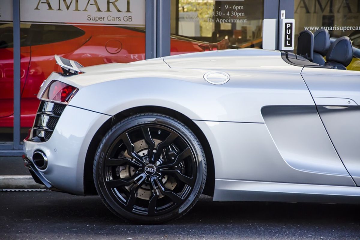 AUDI R8 SPYDER 5.2 FSI Quattro