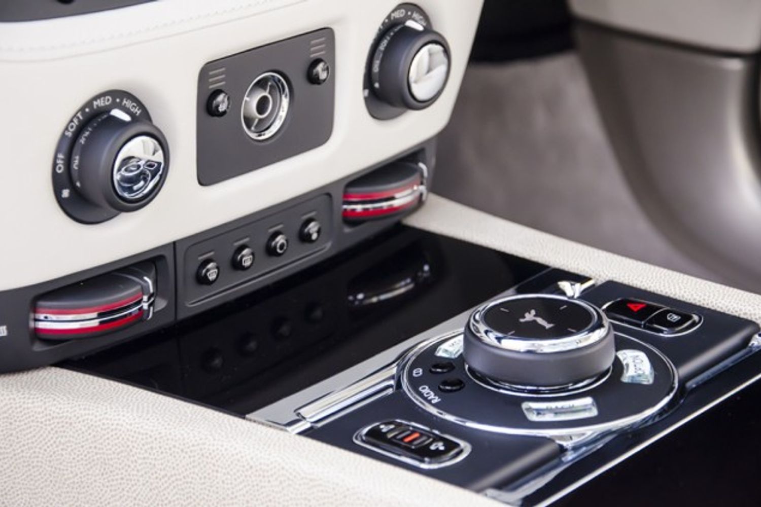 ROLLS-ROYCE WRAITH COUPE 2dr Auto