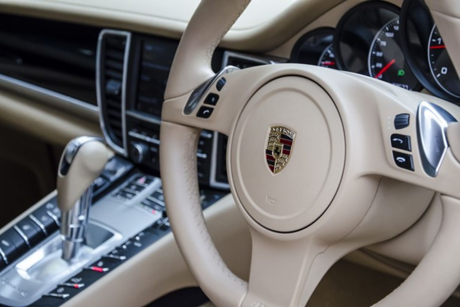 PORSCHE PANAMERA DIESEL SALOON 3.0 V6 Diesel Tiptronic S