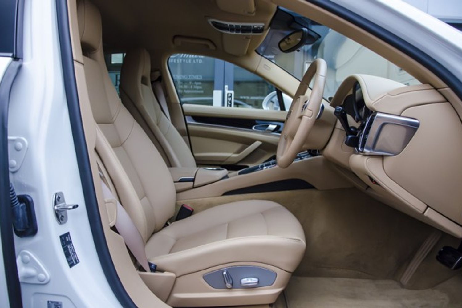 PORSCHE PANAMERA DIESEL SALOON 3.0 V6 Diesel Tiptronic S