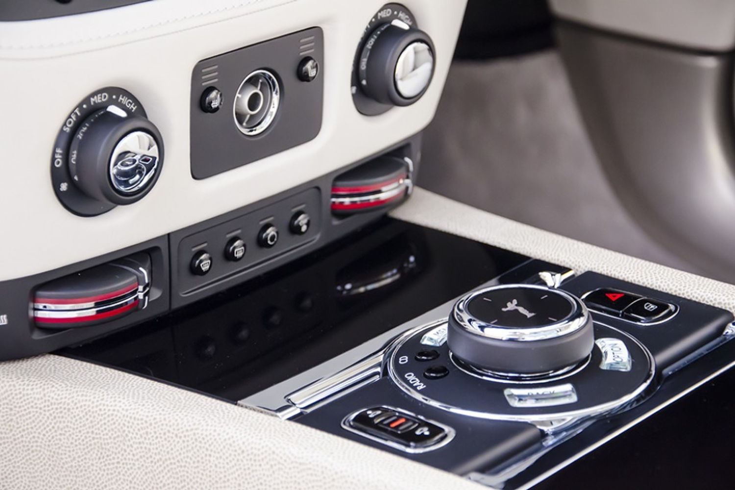 ROLLS-ROYCE WRAITH COUPE 2dr Auto