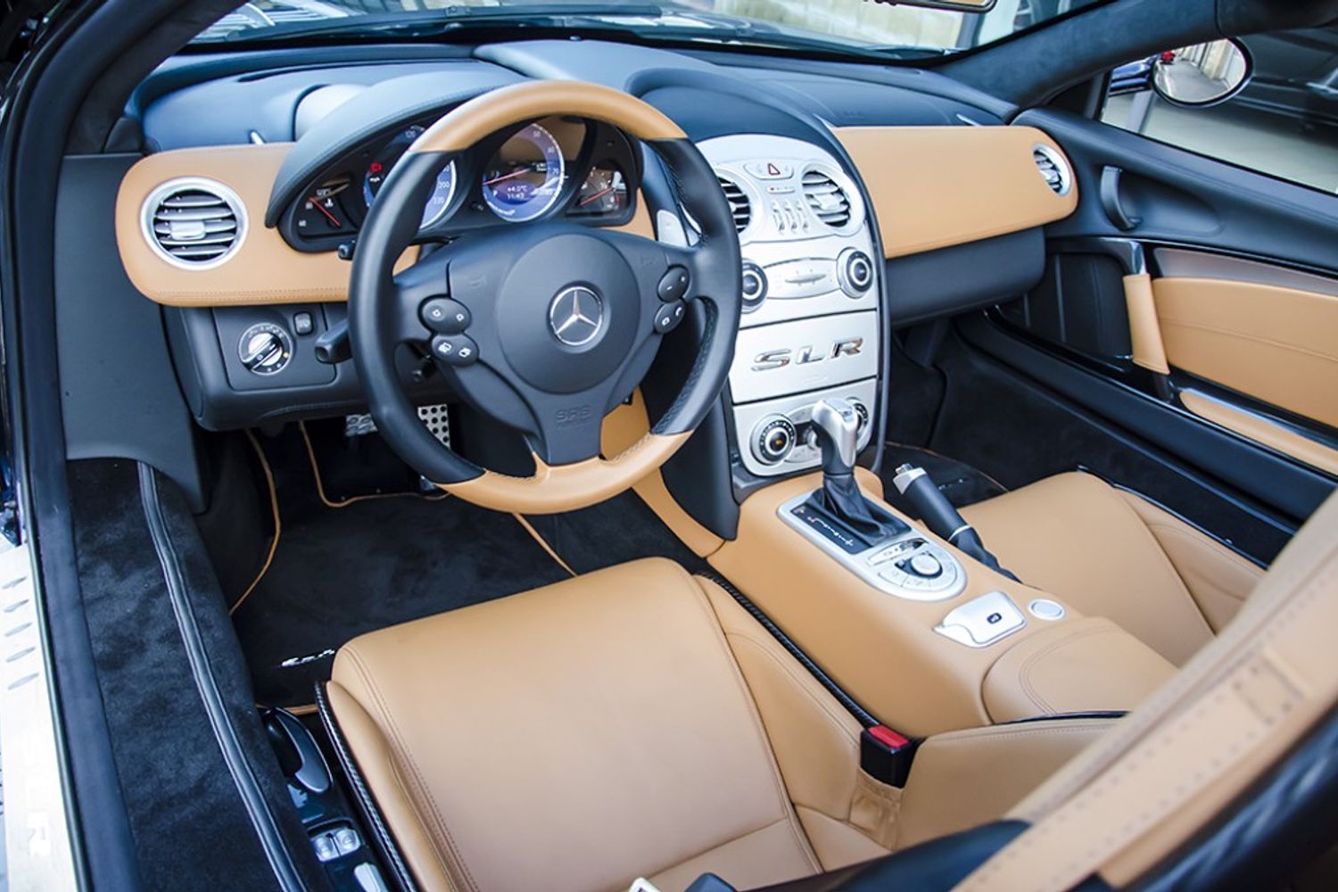 MERCEDES-BENZ McLaren SLR Roadster