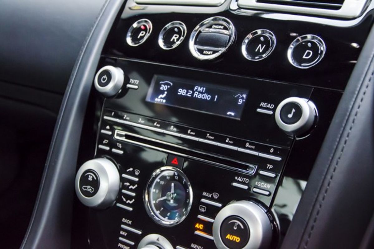 ASTON MARTIN DBS COUPE V12 Touchtronic Auto