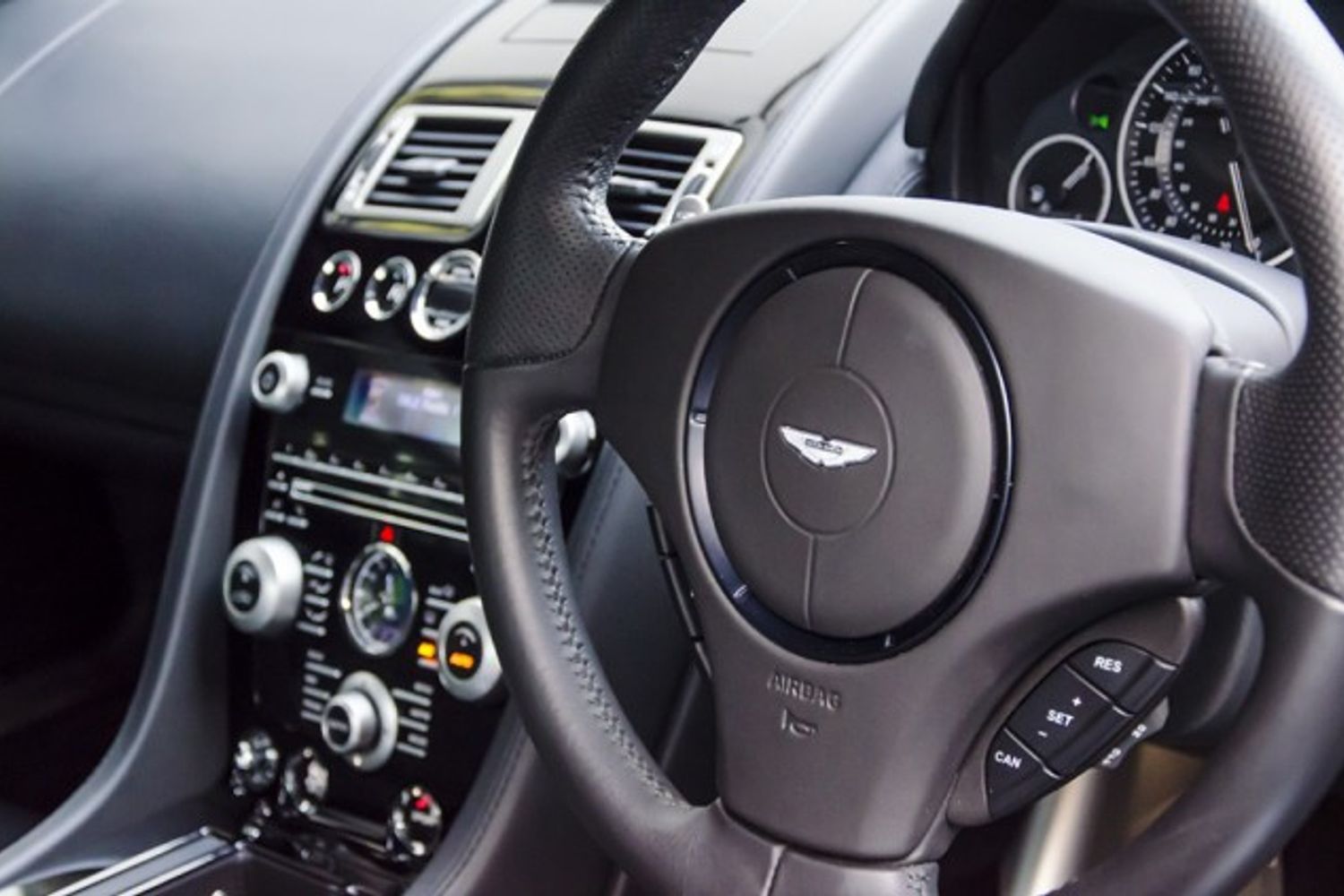 ASTON MARTIN DBS COUPE V12 Touchtronic Auto