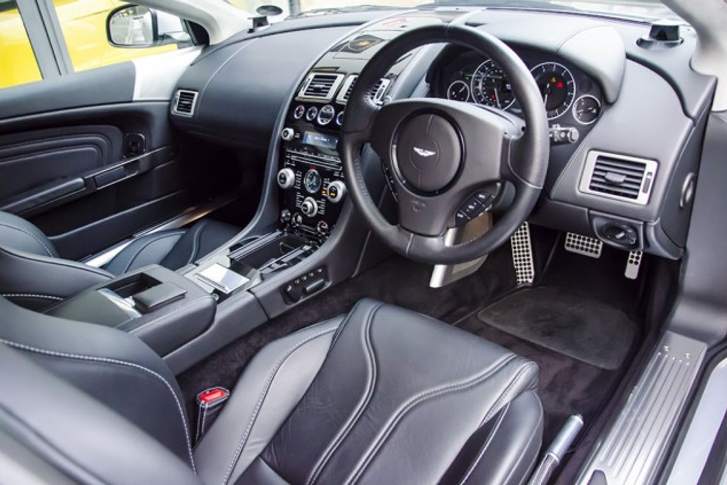 ASTON MARTIN DBS COUPE V12 Touchtronic Auto