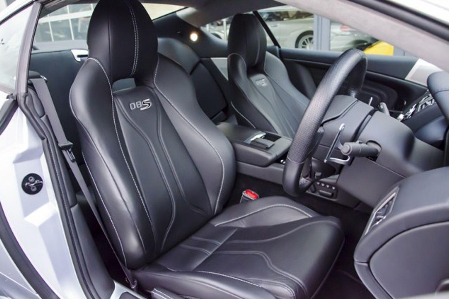 ASTON MARTIN DBS COUPE V12 Touchtronic Auto