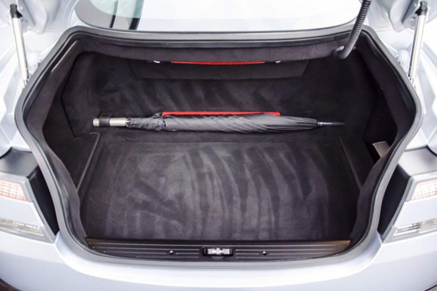 ASTON MARTIN DBS COUPE V12 Touchtronic Auto