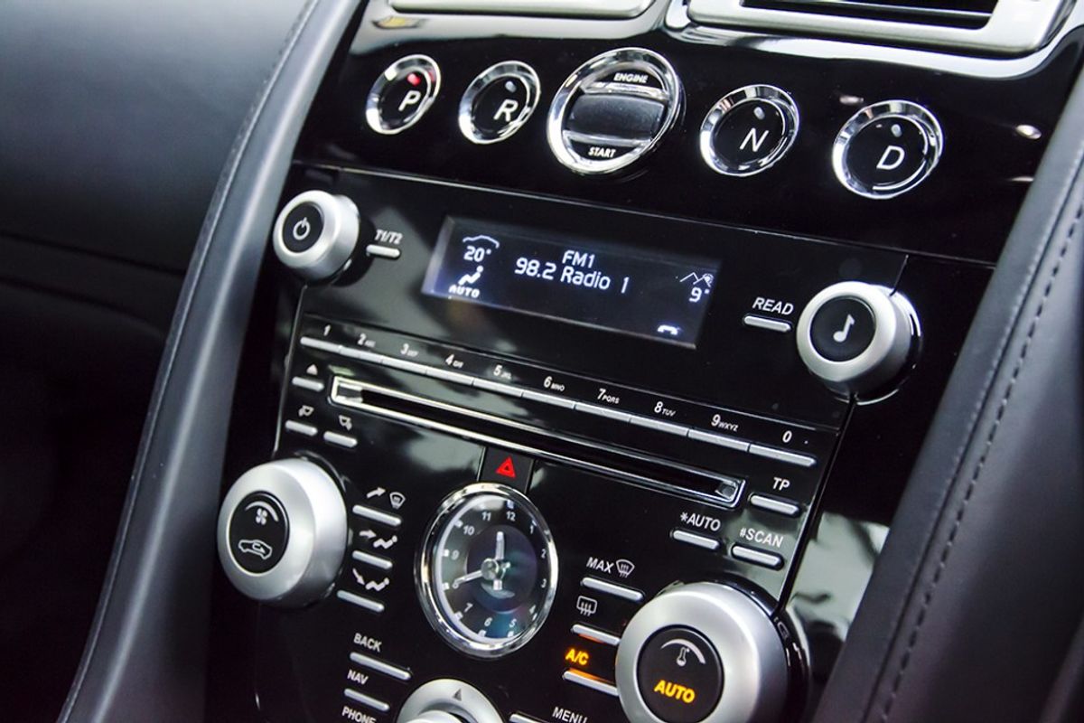 ASTON MARTIN DBS COUPE V12 Touchtronic Auto