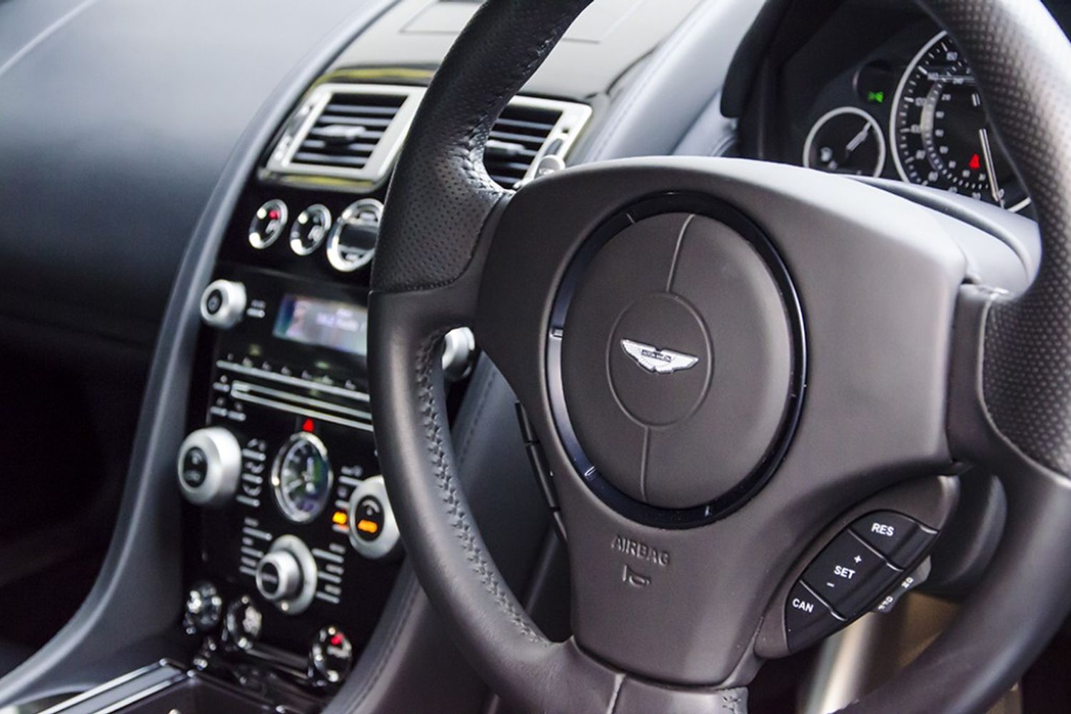 ASTON MARTIN DBS COUPE V12 Touchtronic Auto