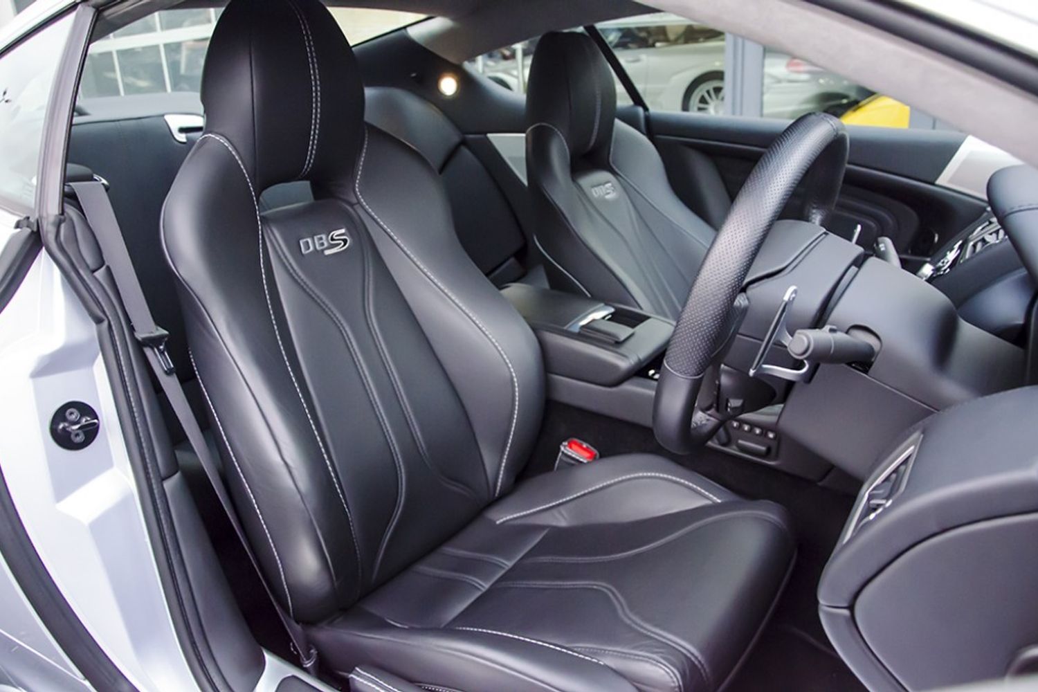 ASTON MARTIN DBS COUPE V12 Touchtronic Auto
