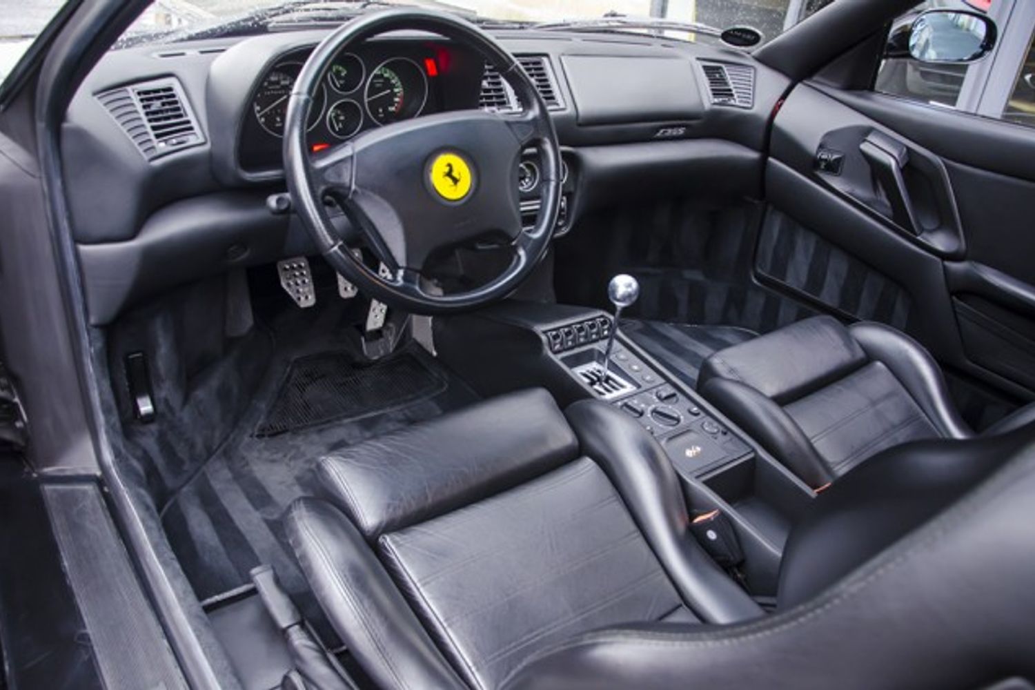 FERRARI F355 COUPE Berlinetta