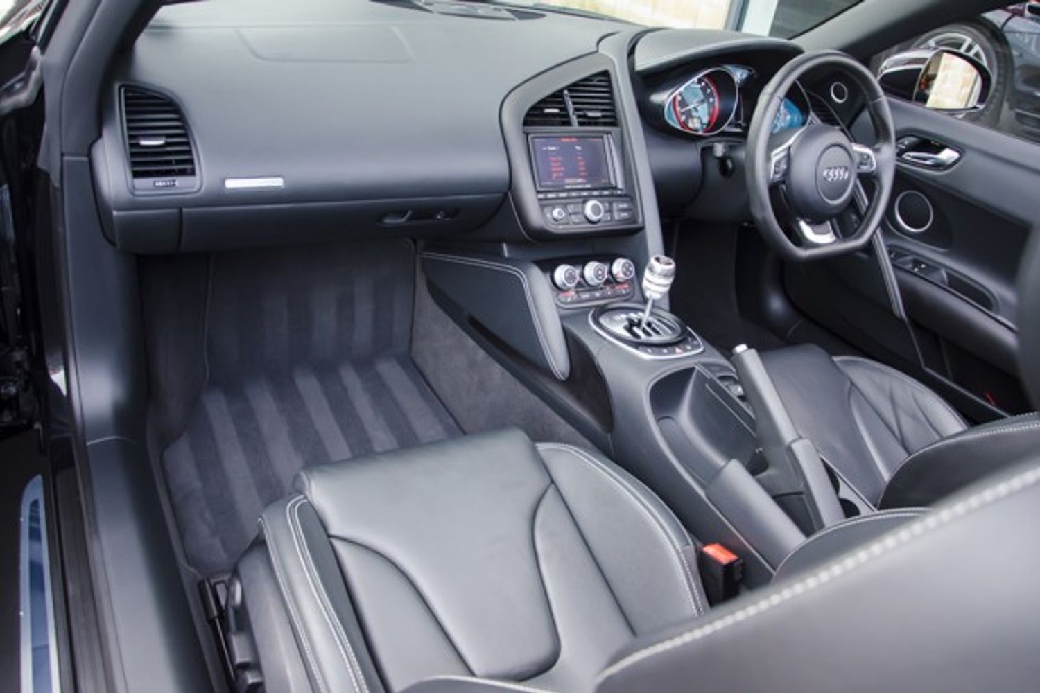 AUDI R8 SPYDER 5.2 FSI Quattro