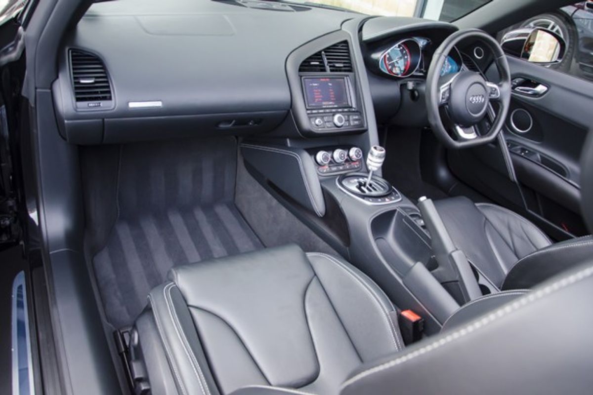 AUDI R8 SPYDER 5.2 FSI Quattro