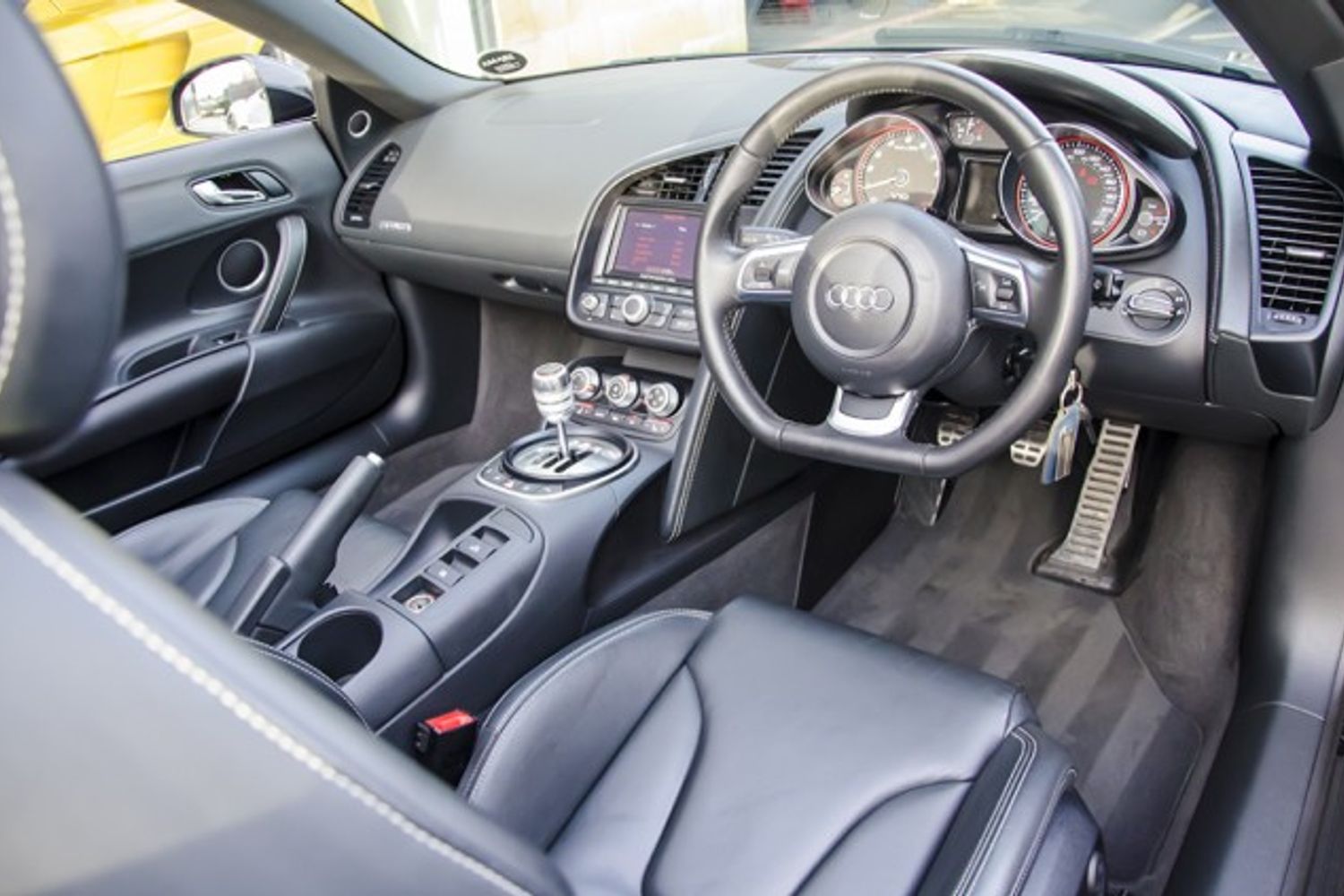 AUDI R8 SPYDER 5.2 FSI Quattro
