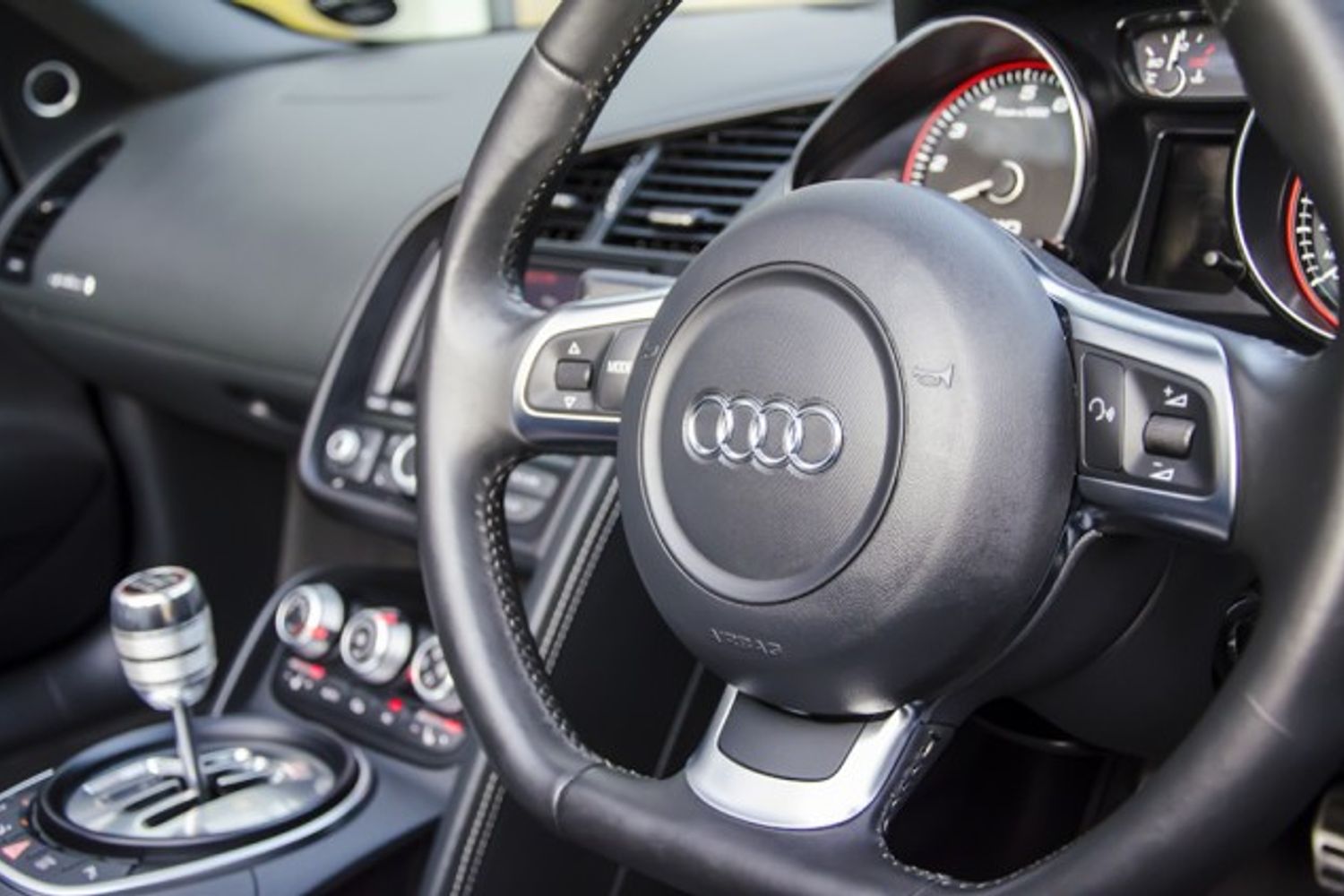 AUDI R8 SPYDER 5.2 FSI Quattro