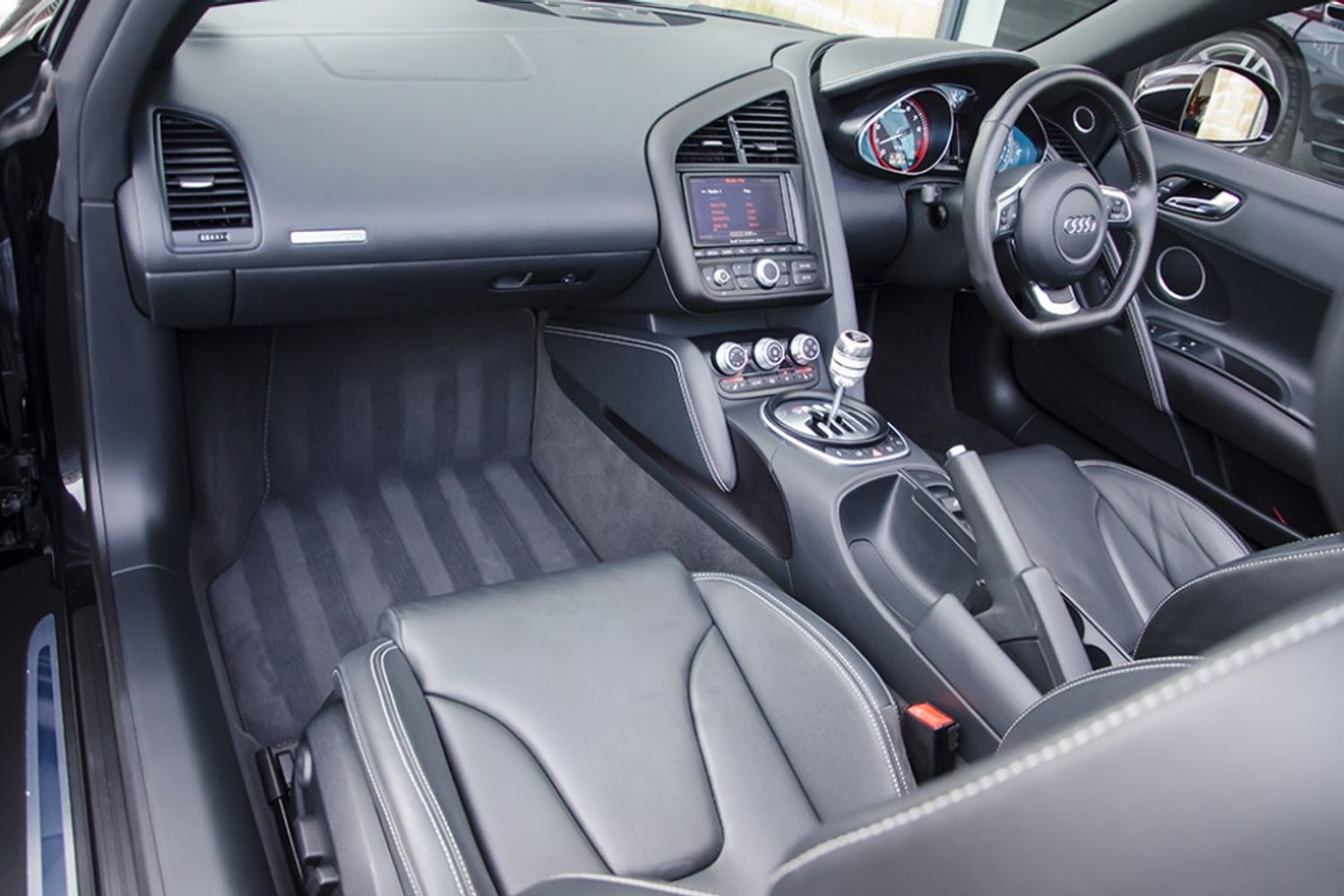 AUDI R8 SPYDER 5.2 FSI Quattro