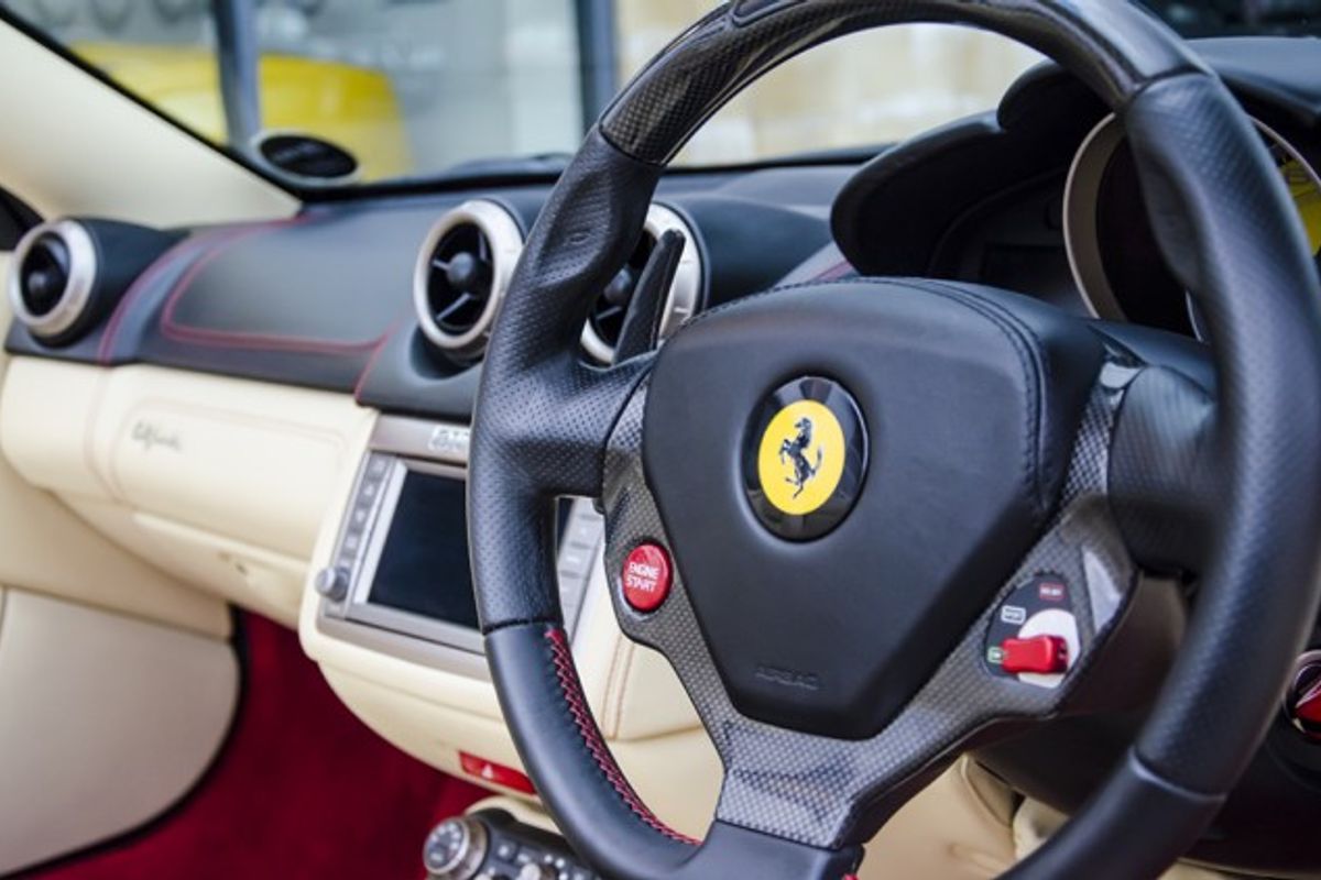 FERRARI CALIFORNIA CONVERTIBLE 2+ F1