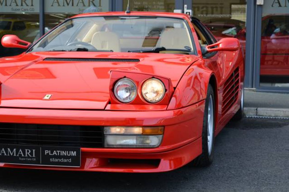 FERRARI Testarossa