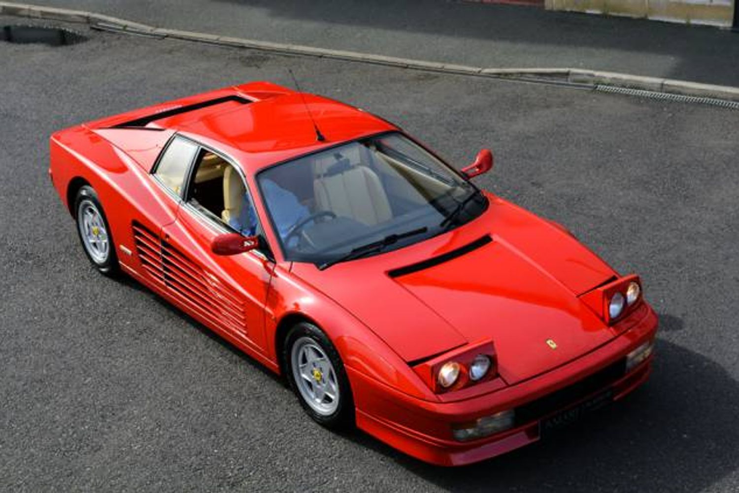 FERRARI Testarossa