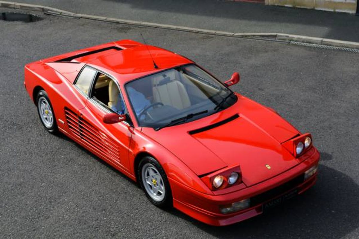 FERRARI Testarossa
