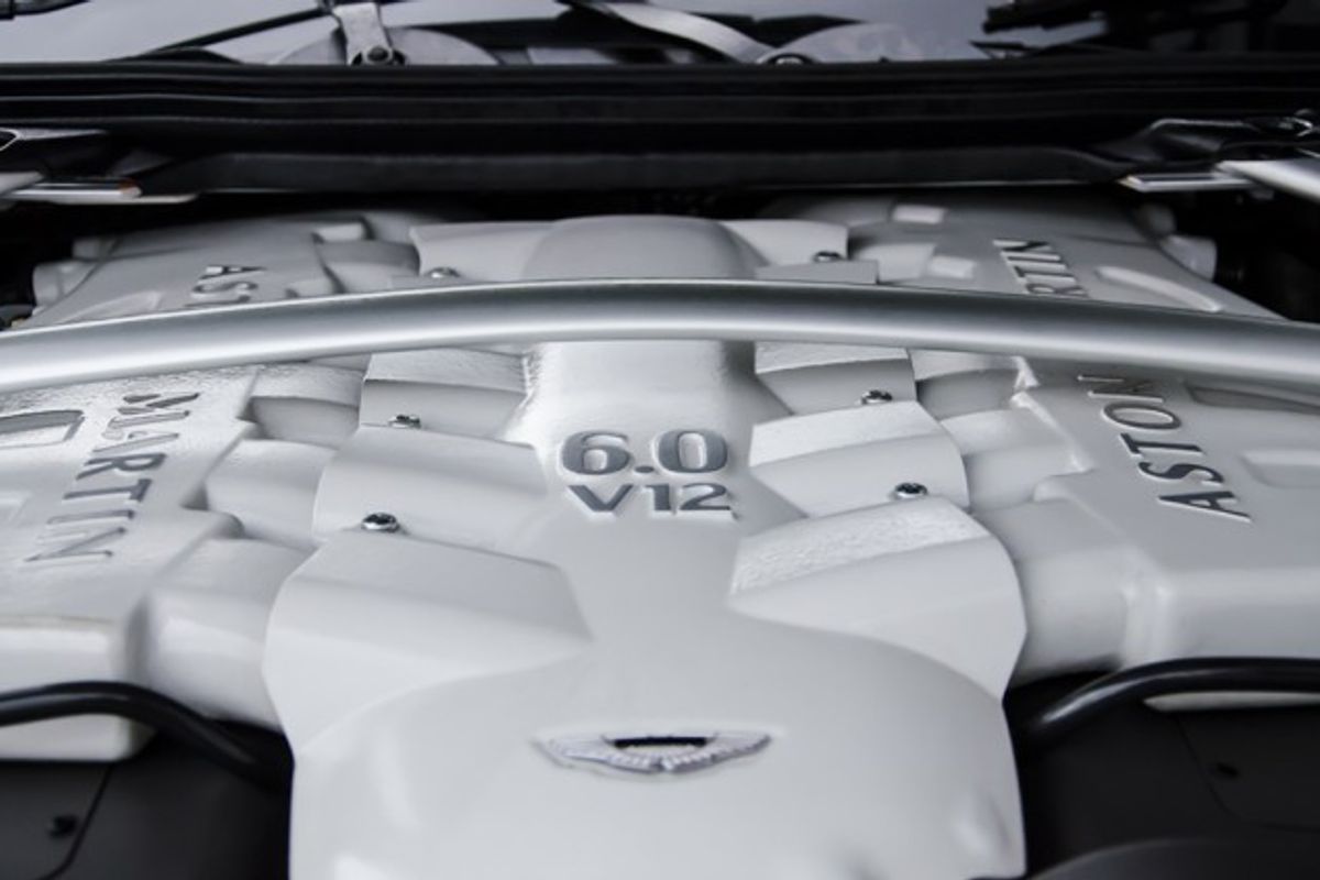 ASTON MARTIN DBS COUPE V12