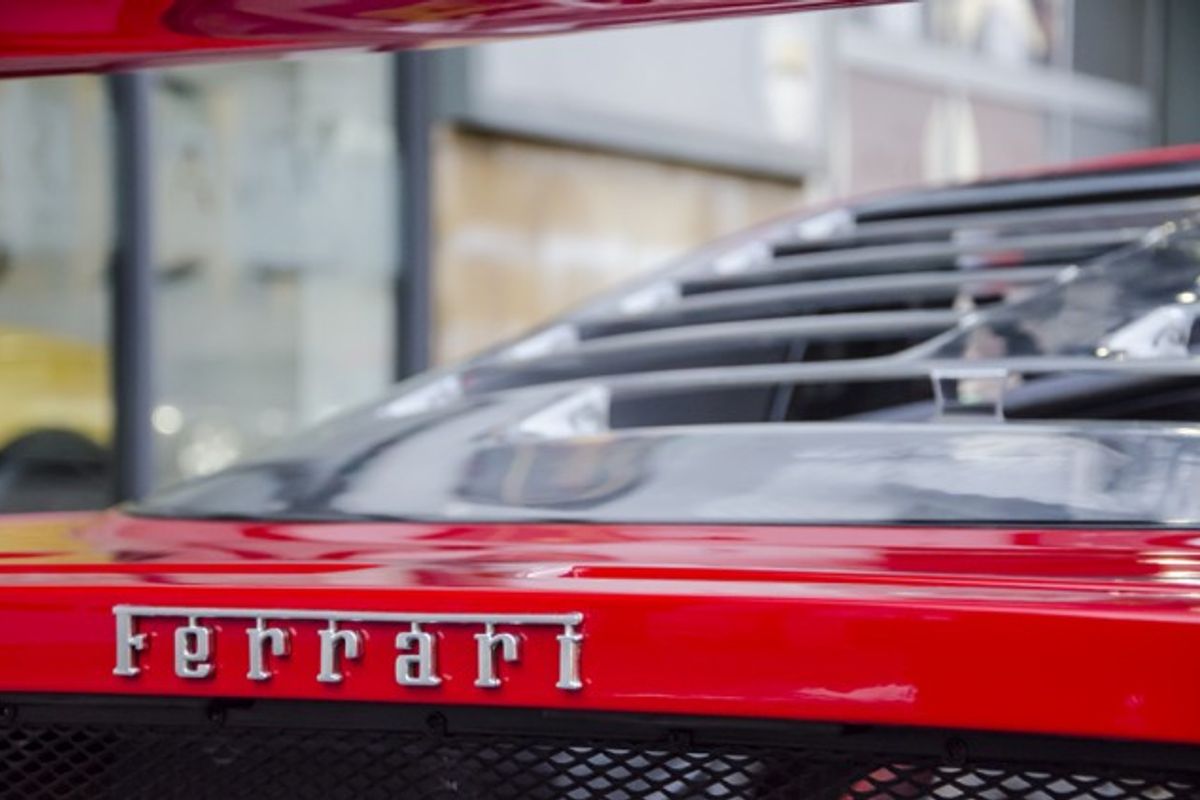 FERRARI F40 COUPE 2dr