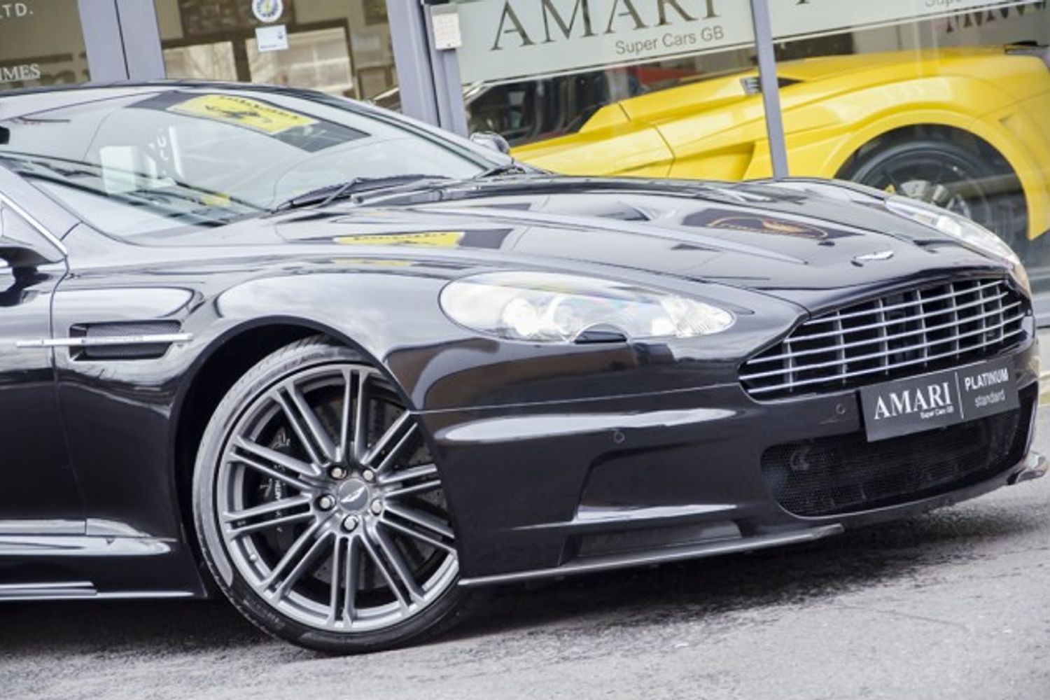 ASTON MARTIN DBS COUPE V12