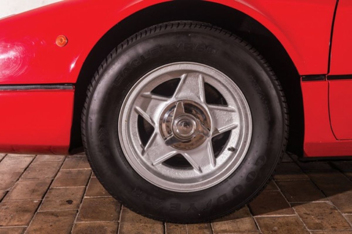 FERRARI 365 GT4 Berlinetta Boxer