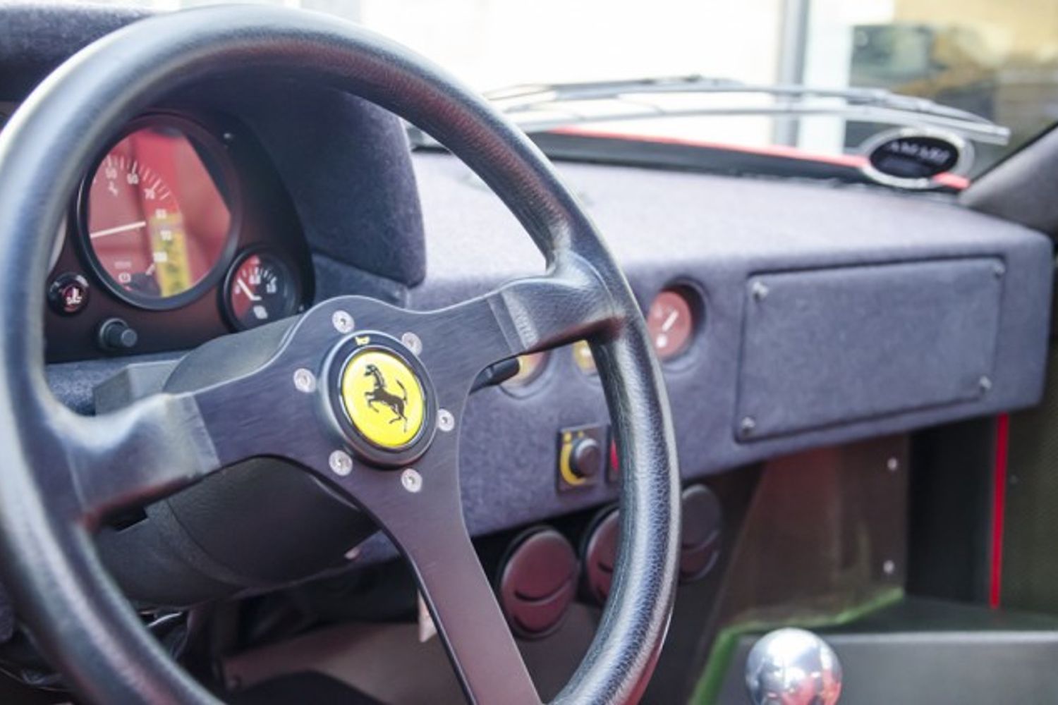 FERRARI F40 COUPE 2dr