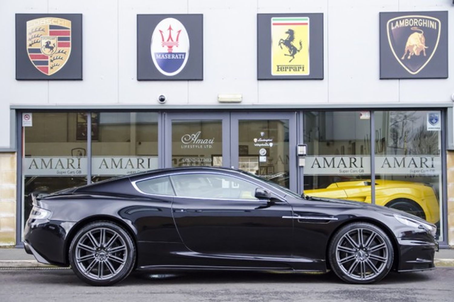 ASTON MARTIN DBS COUPE V12
