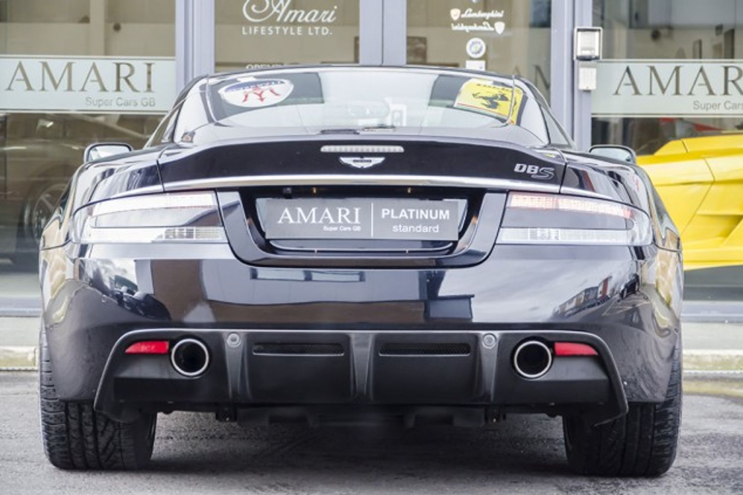ASTON MARTIN DBS COUPE V12