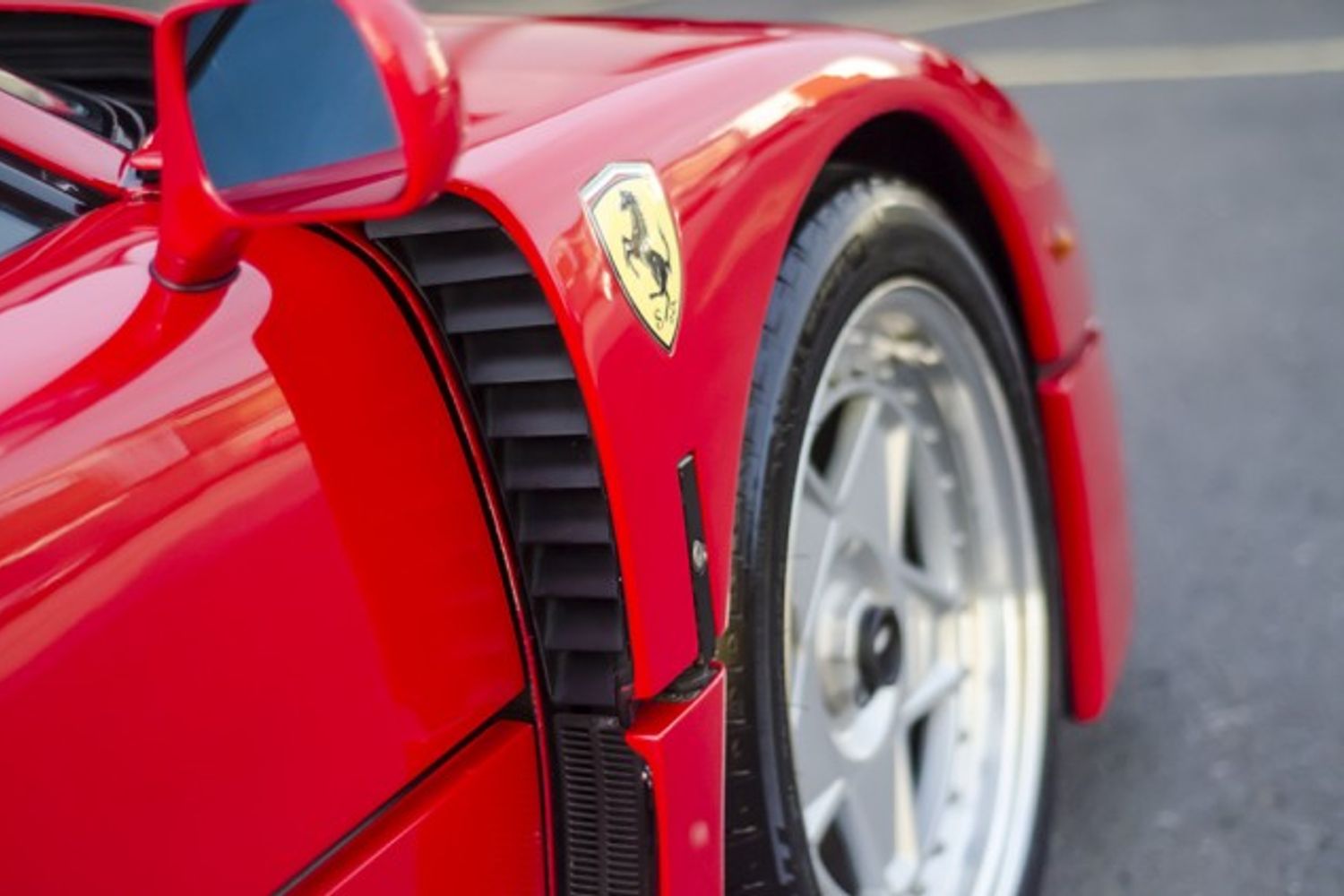 FERRARI F40 COUPE 2dr