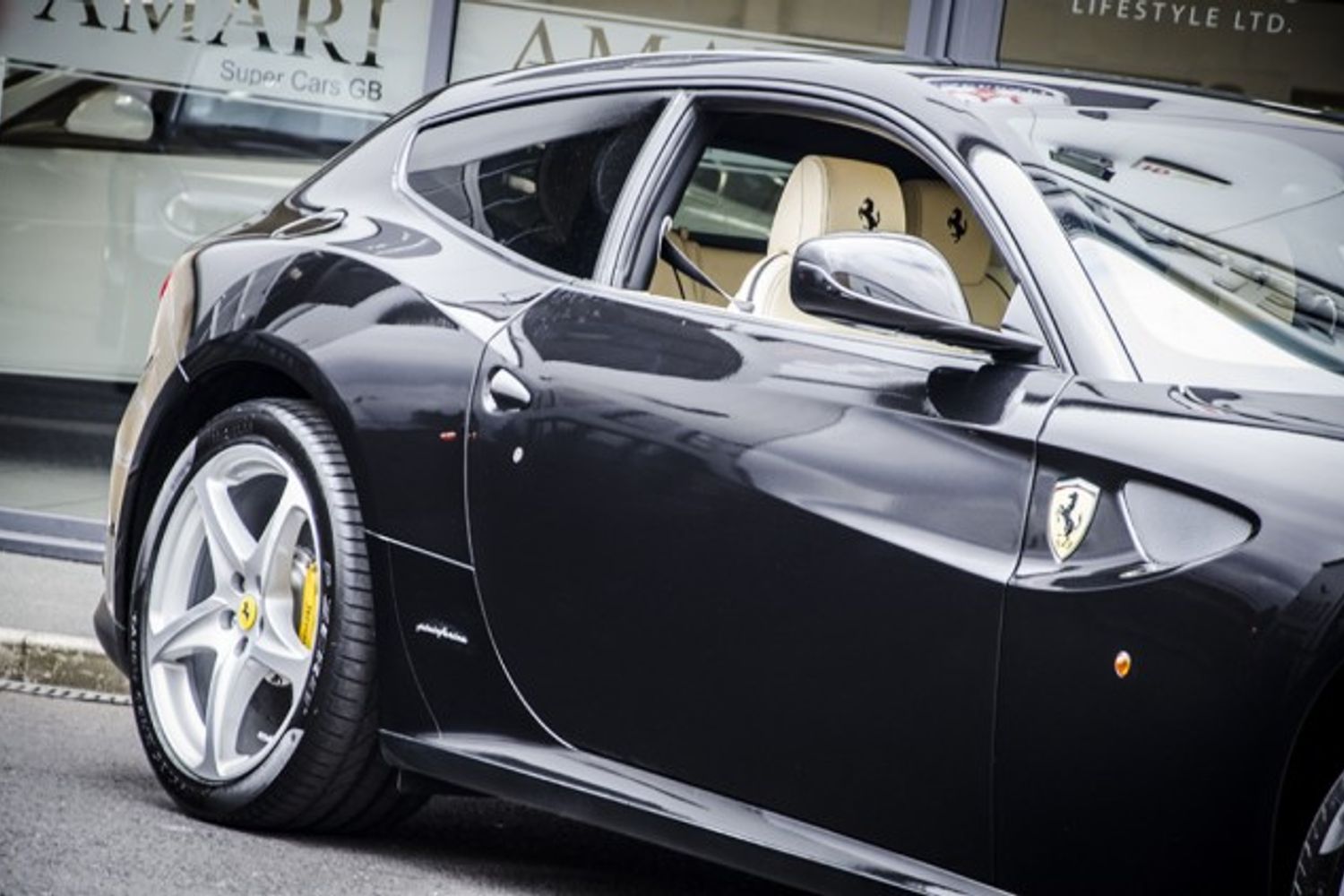 FERRARI FF COUPE 2dr Auto