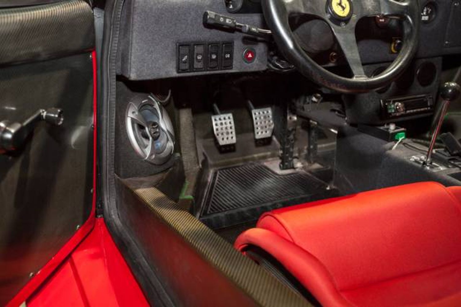 FERRARI F40 COUPE 2dr