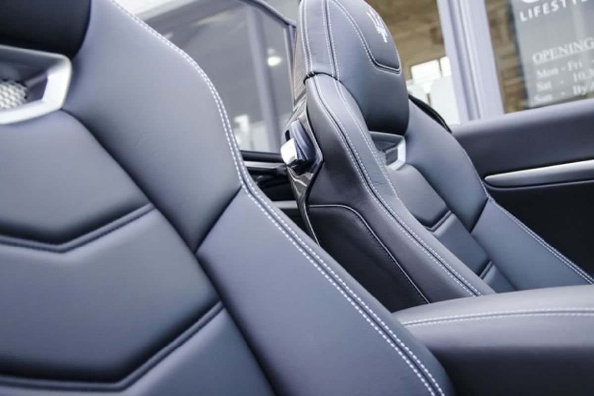 MASERATI GRANCABRIO CONVERTIBLE V8 MC MC Shift
