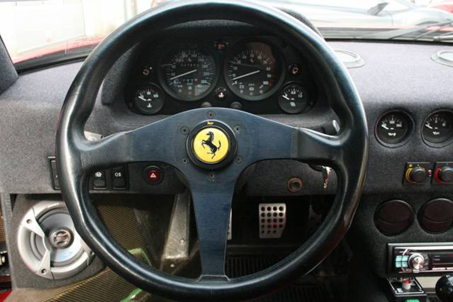 FERRARI F40 COUPE 2dr