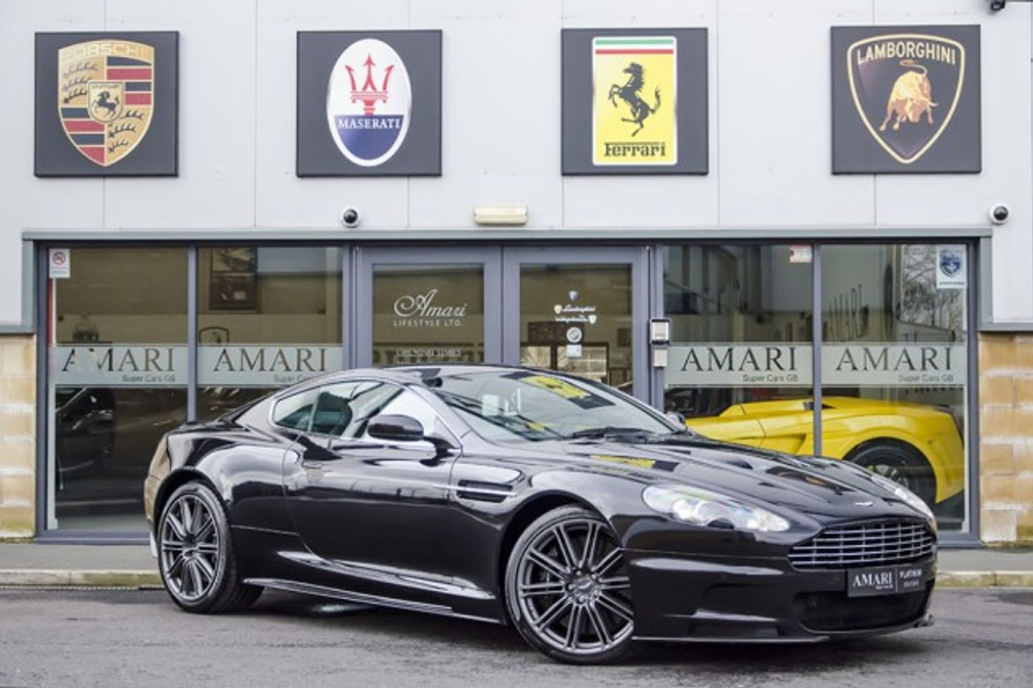 ASTON MARTIN DBS COUPE V12