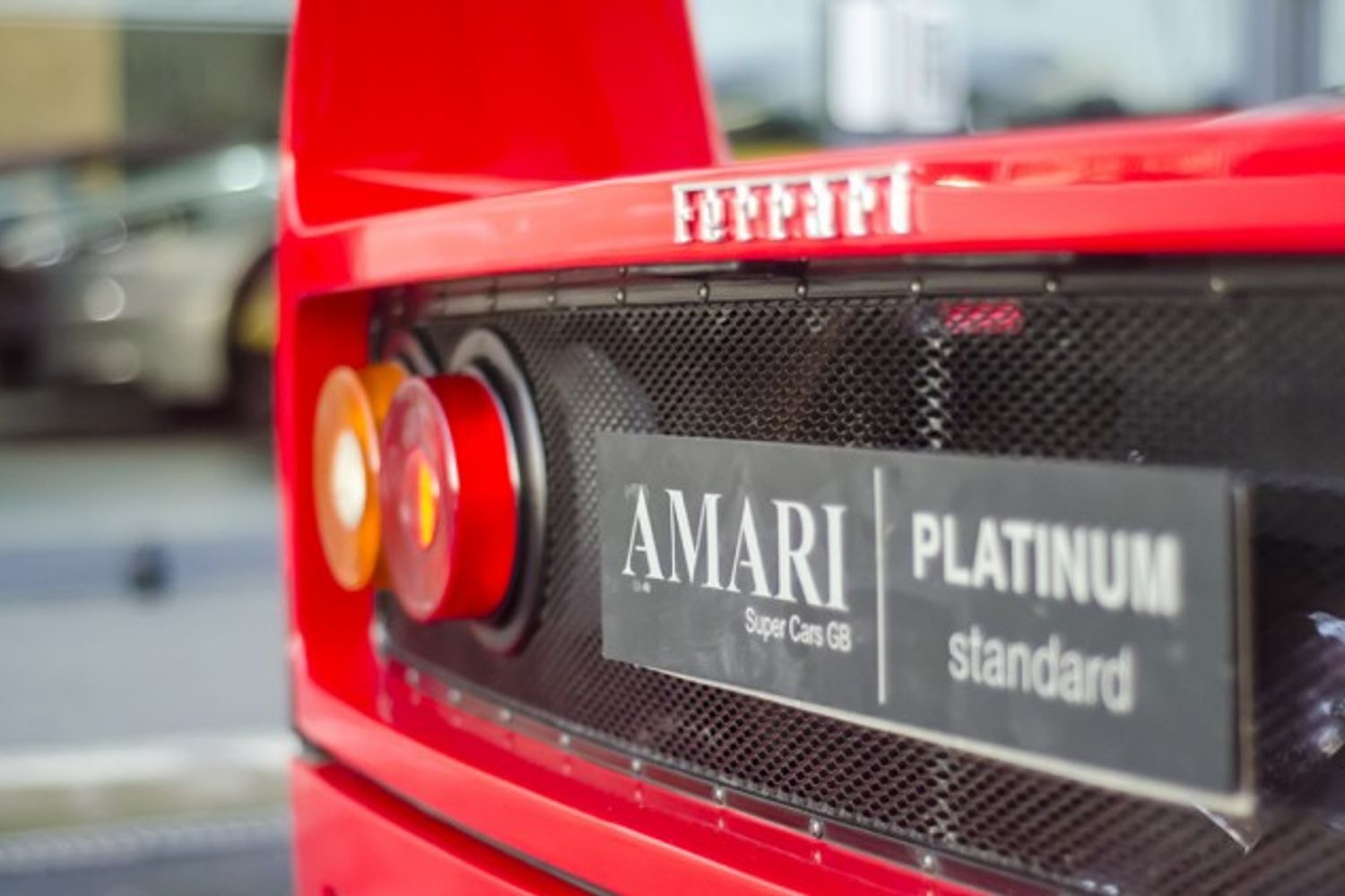 FERRARI F40 COUPE 2dr