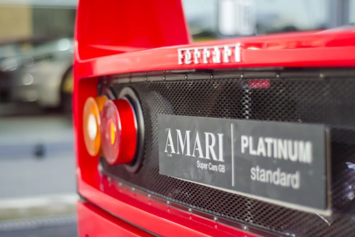 FERRARI F40 COUPE 2dr