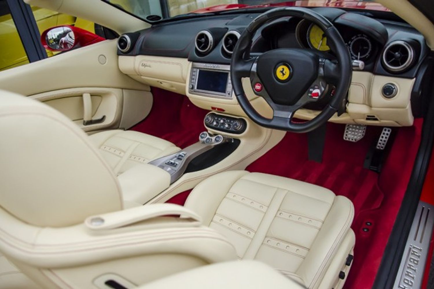 FERRARI CALIFORNIA CONVERTIBLE 2+ F1