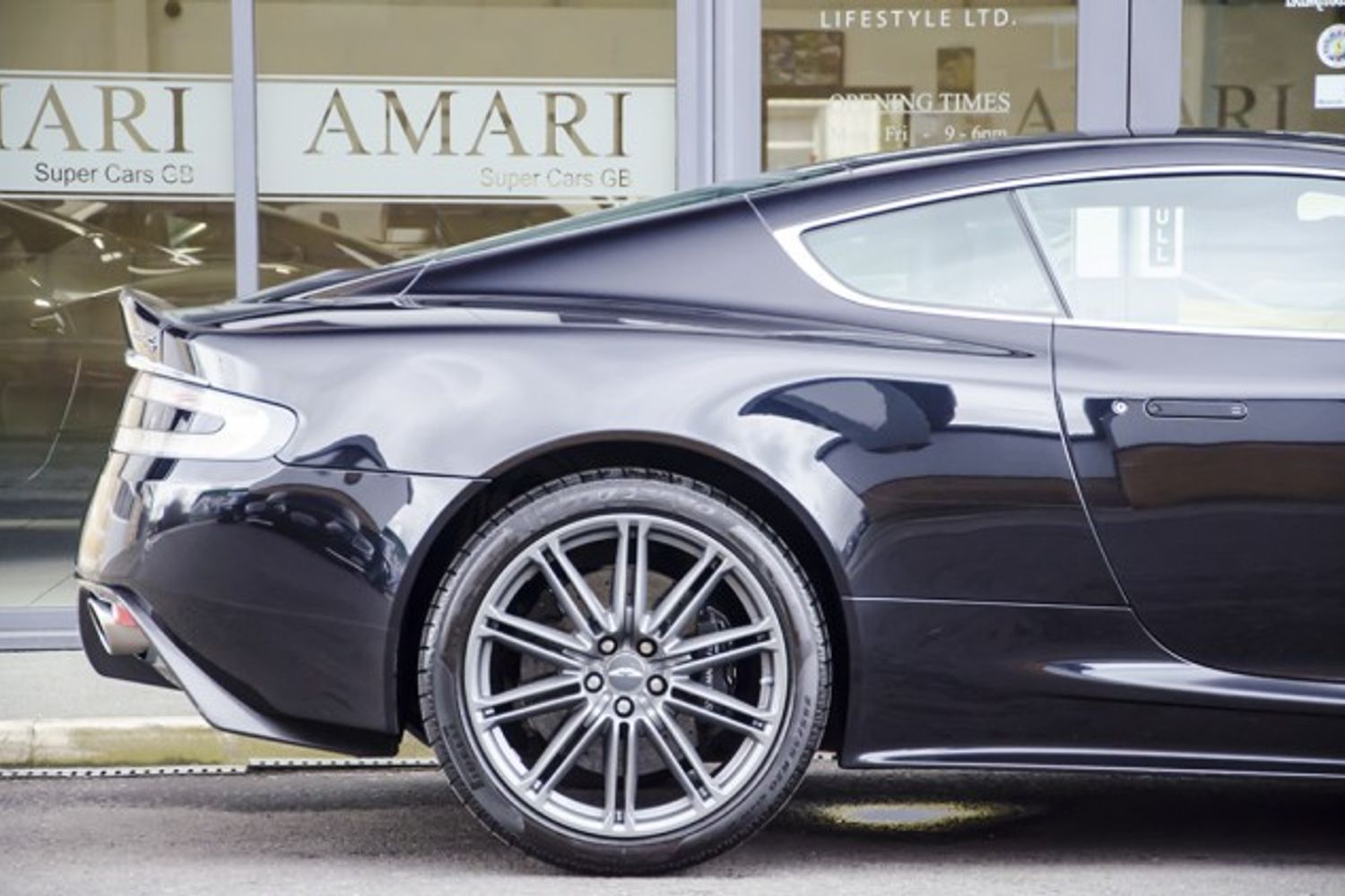ASTON MARTIN DBS COUPE V12