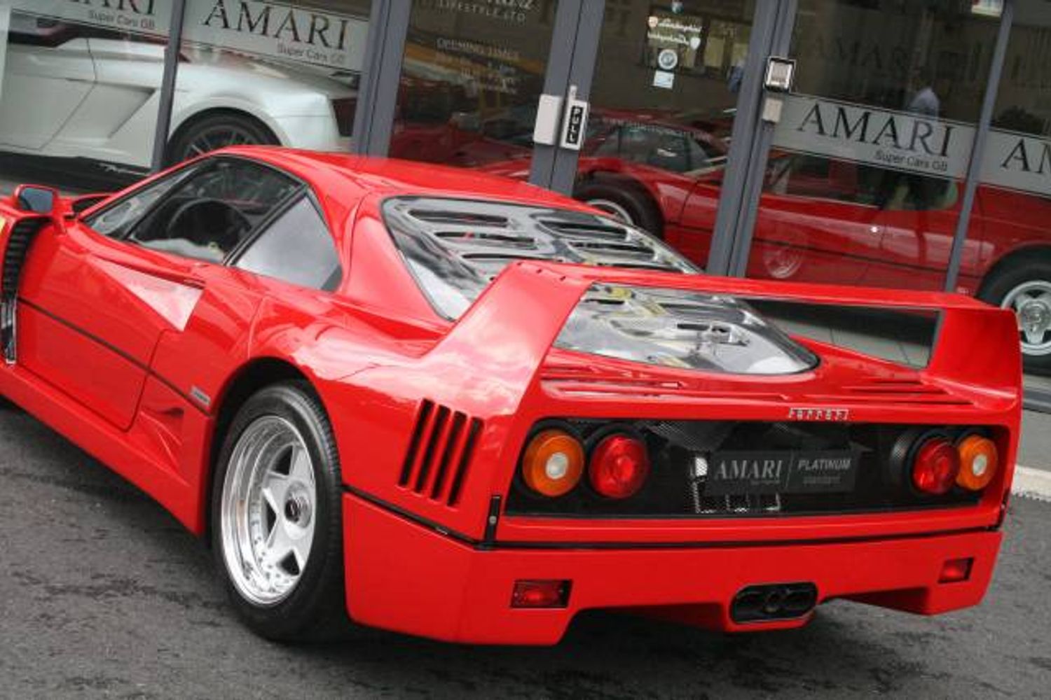 FERRARI F40 COUPE 2dr
