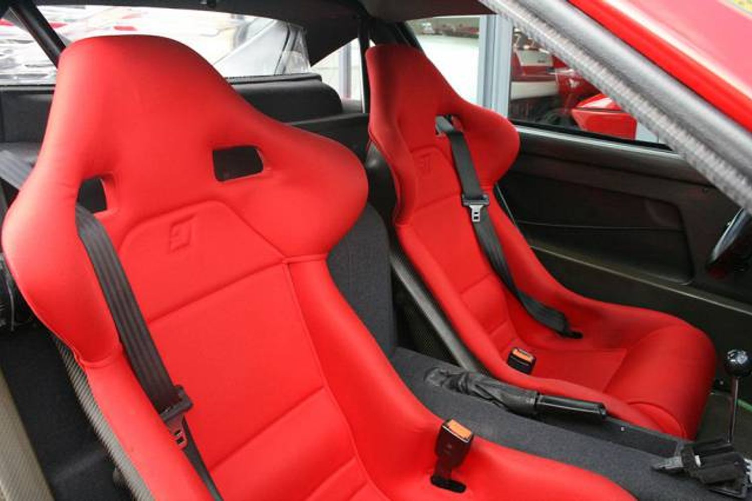FERRARI F40 COUPE 2dr