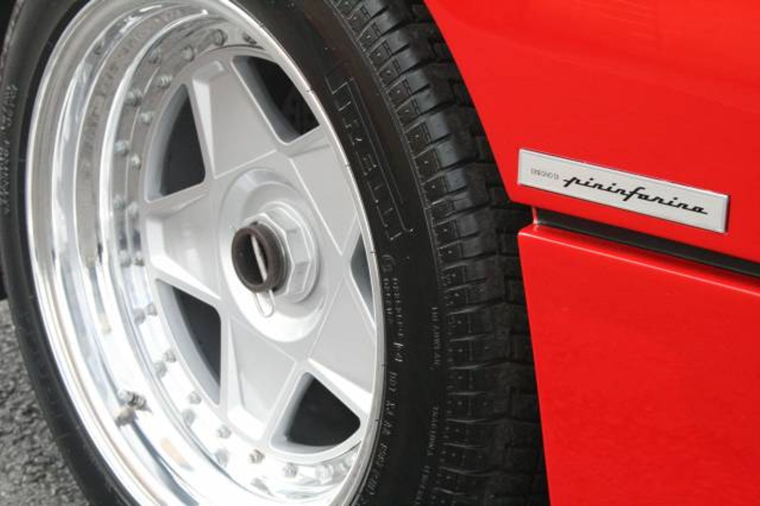 FERRARI F40 COUPE 2dr