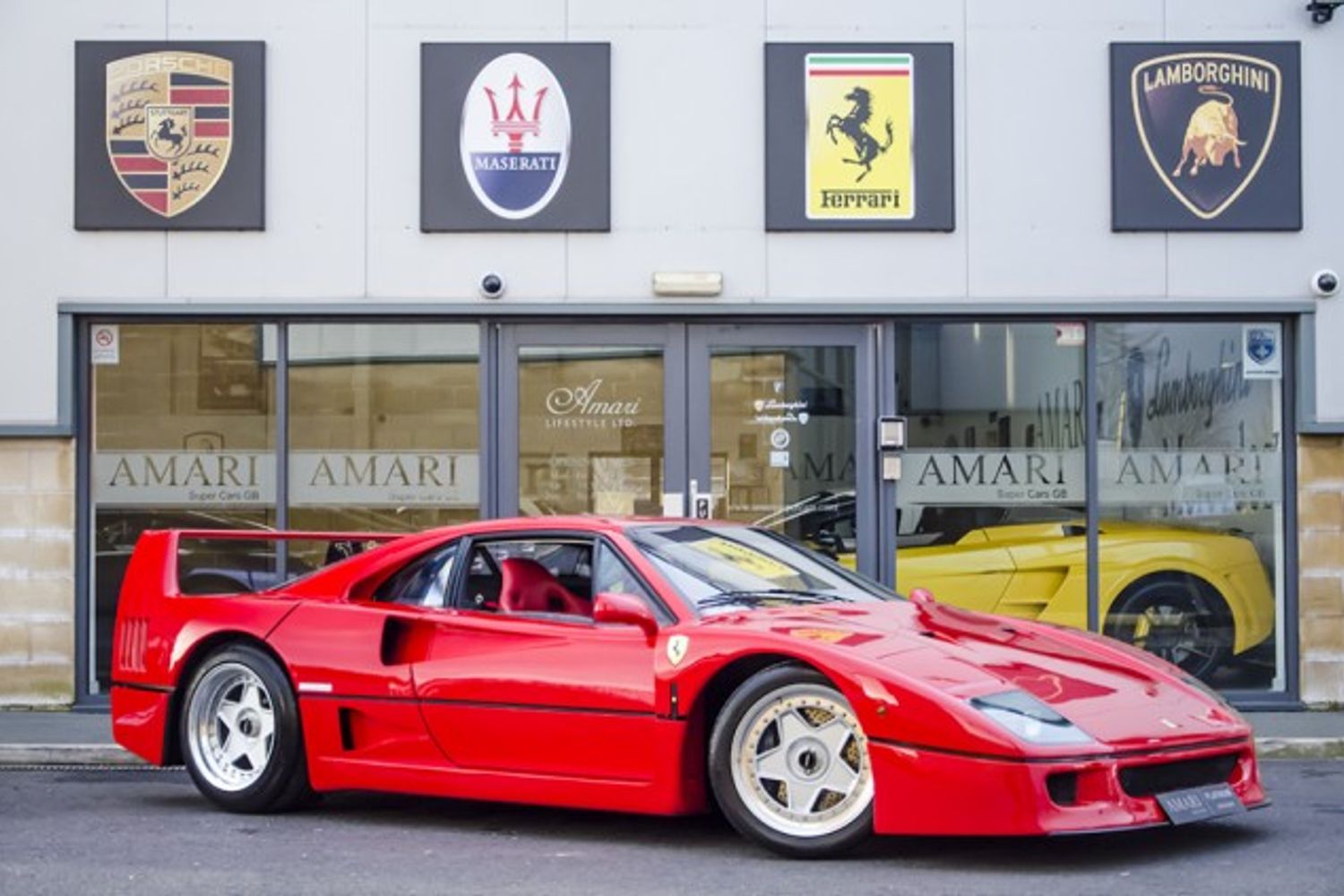 FERRARI F40 COUPE 2dr