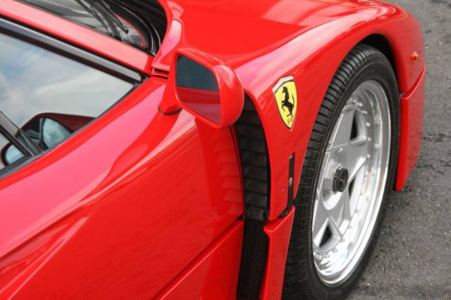 FERRARI F40 COUPE 2dr