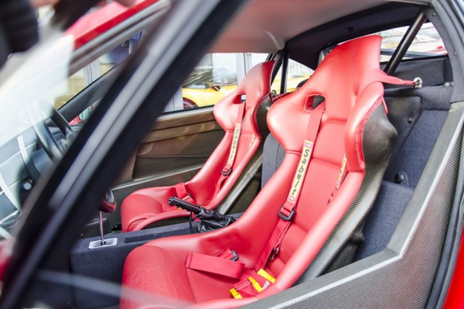 FERRARI F40 COUPE 2dr