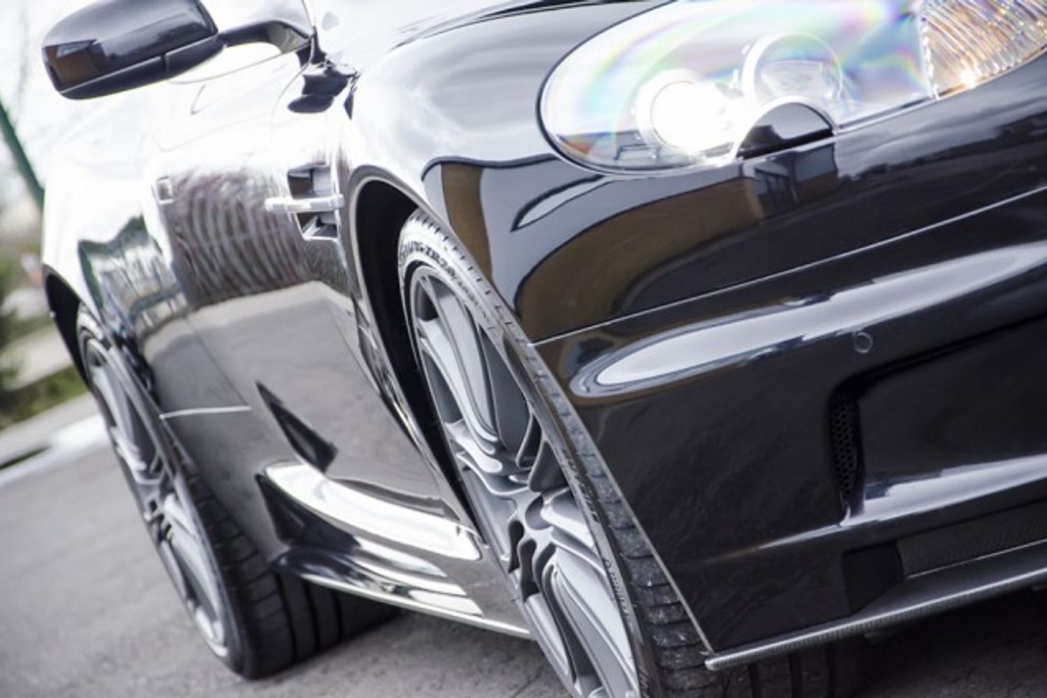 ASTON MARTIN DBS COUPE V12